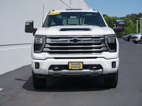 Certified 2024 Chevrolet Silverado 3500 High Country w/ LPO, Dark Essentials Package AWD/4WD image 8