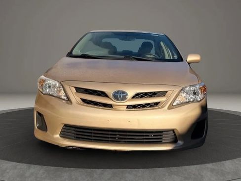 Used 2012 Toyota Corolla LE image 2