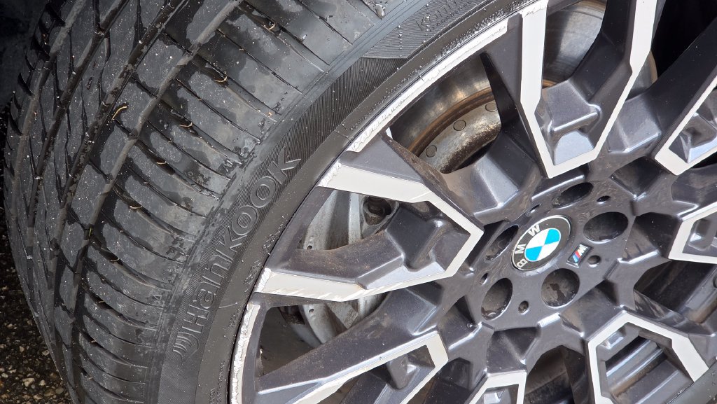 Used 2024 BMW X5 xDrive40i w/ M Sport Package AWD/4WD image 16