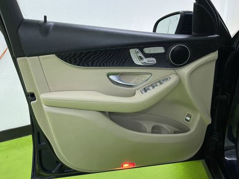 Used 2018 Mercedes-Benz GLC 300 image 17