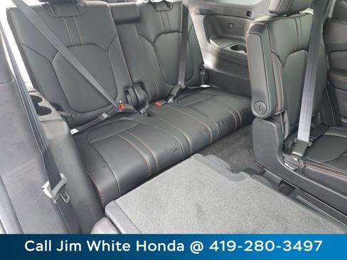 New 2025 Honda Pilot TrailSport image 17