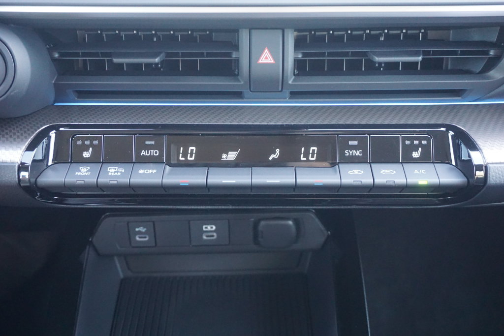 New 2027 Toyota Prius XLE AWD/4WD image 14