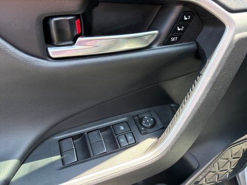 Used 2022 Toyota RAV4 Limited FWD image 21