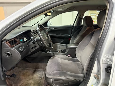 Used 2014 Chevrolet Impala Limited LS FWD image 8