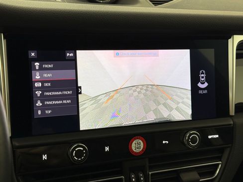 Used 2024 Porsche Macan image 25