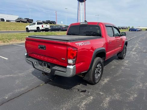 Used 2017 Toyota Tacoma TRD Off-Road w/ Tow Package (A/T) AWD/4WD image 3