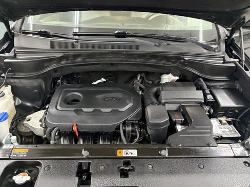 Used 2017 Hyundai Santa Fe Sport image 9