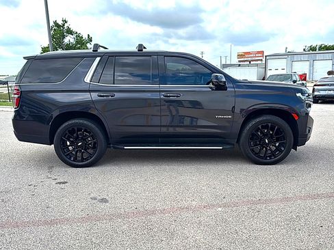 Used 2022 Chevrolet Tahoe LT w/ Luxury Package image 5