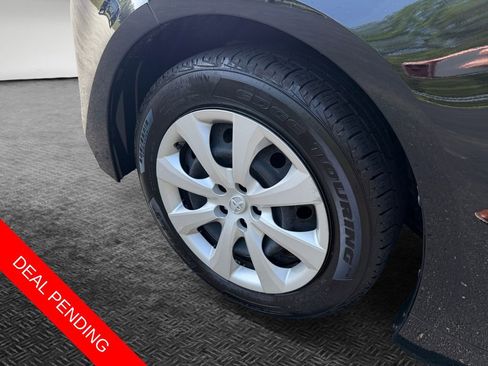 Used 2023 Toyota Corolla LE FWD image 11