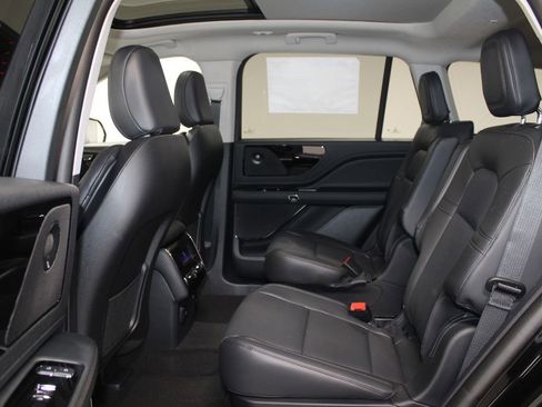 New 2025 Lincoln Aviator 2WD w/ Jet Appearance Package image 21