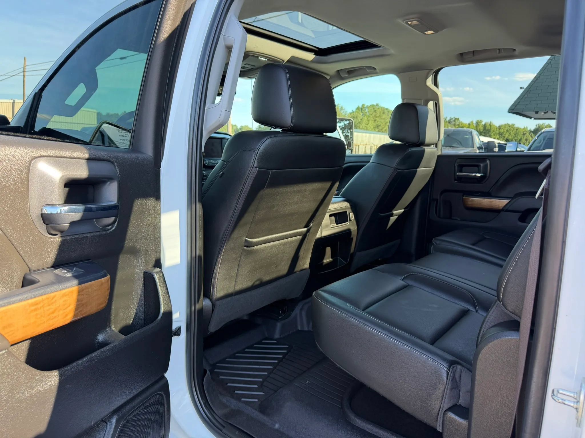 Used 2017 Chevrolet Silverado 3500 LTZ w/ Duramax Plus Package AWD/4WD image 23