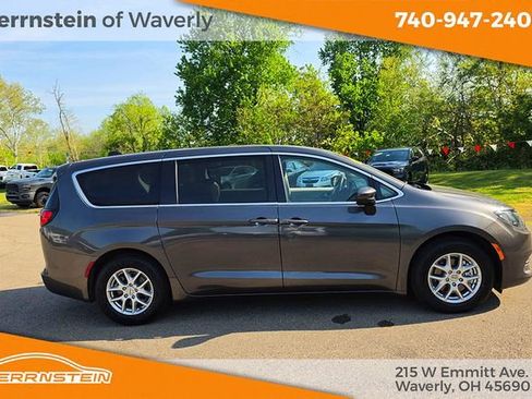 Used 2022 Chrysler Voyager LX FWD image 28