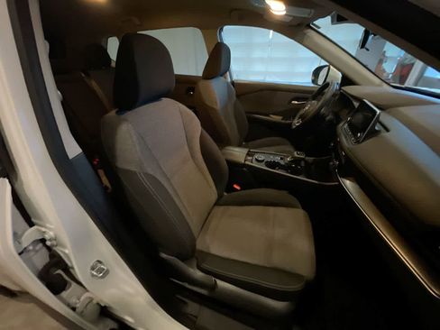 Used 2023 Nissan Rogue SV image 24