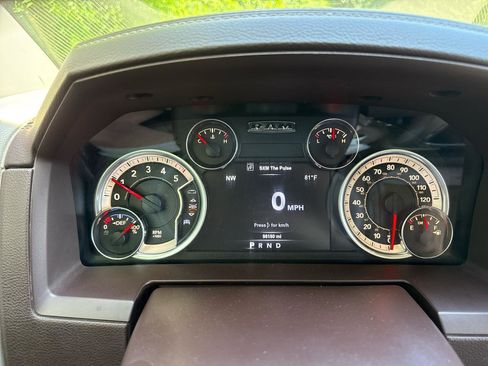 Used 2018 RAM 1500 Laramie AWD/4WD image 17