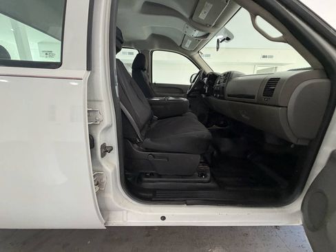 Used 2011 Chevrolet Silverado 1500 W/T RWD image 13