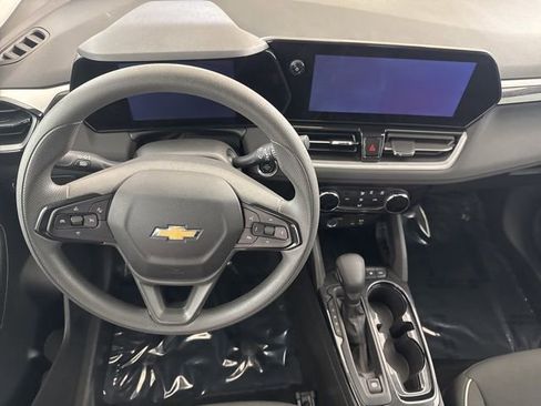 Used 2025 Chevrolet TrailBlazer LT AWD/4WD image 27