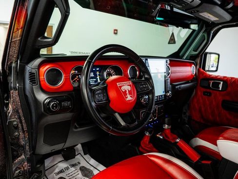 Used 2021 Jeep Gladiator Sport image 35