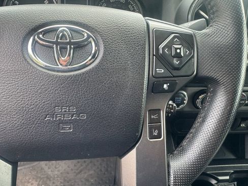 Used 2021 Toyota Tacoma TRD Sport AWD/4WD image 22