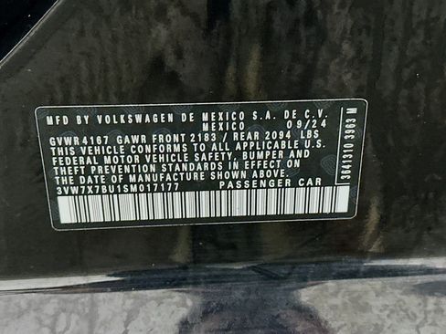 Used 2025 Volkswagen Jetta SE FWD image 12
