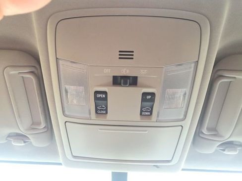 Used 2016 Toyota RAV4 XLE image 27