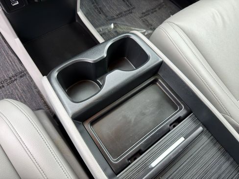 Used 2024 Honda Odyssey Touring image 27