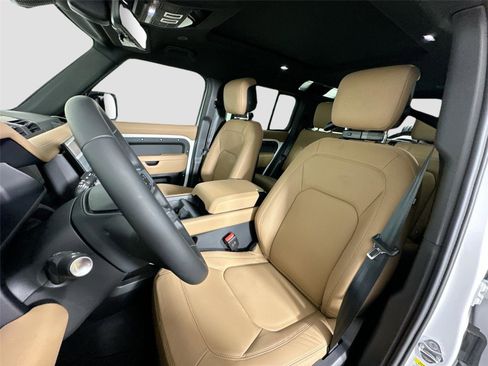 Certified 2026 Land Rover Defender 110 X-Dynamic SE AWD/4WD image 22