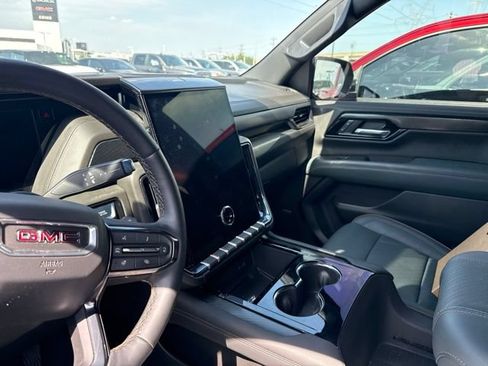 Used 2025 GMC Yukon AT4 w/ AT4 Premium Plus Package AWD/4WD image 7