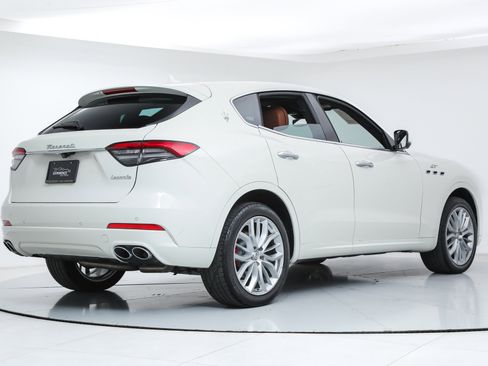 Certified 2022 Maserati Levante GT image 5