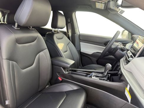 New 2026 Jeep Compass Limited image 15