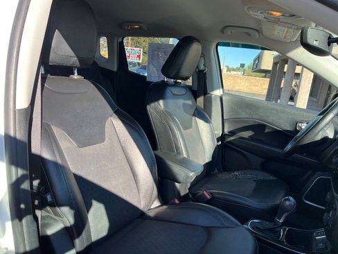 Used 2019 Jeep Compass Altitude image 36