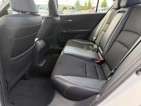 Used 2017 Honda Accord Sport image 33