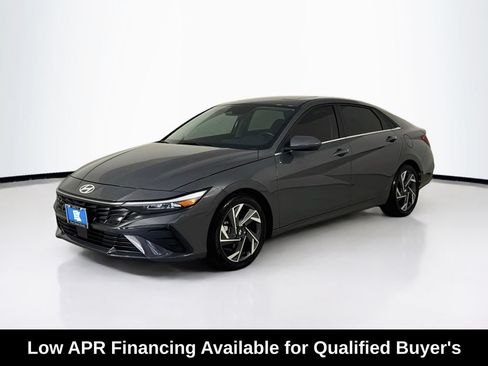 Used 2024 Hyundai Elantra SEL w/ Convenience Package FWD image 3
