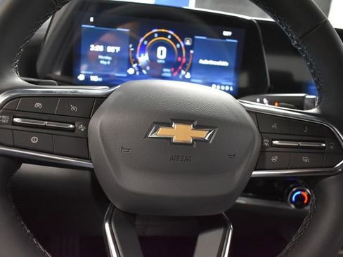 New 2026 Chevrolet Equinox LT w/ Convenience Package II FWD image 15