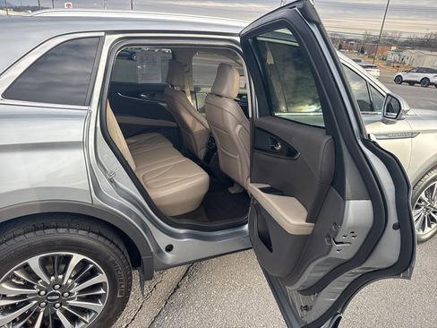 Certified 2023 Lincoln Nautilus AWD image 19