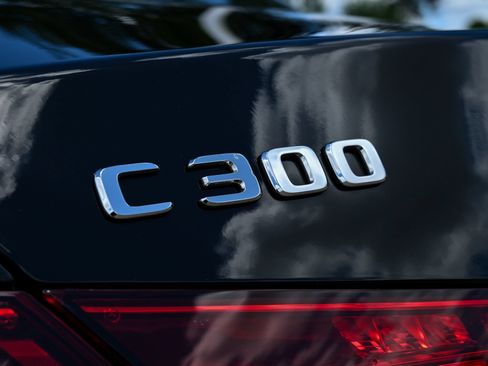 Used 2025 Mercedes-Benz C 300 Sedan image 19