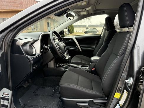 Used 2018 Toyota RAV4 XLE image 11