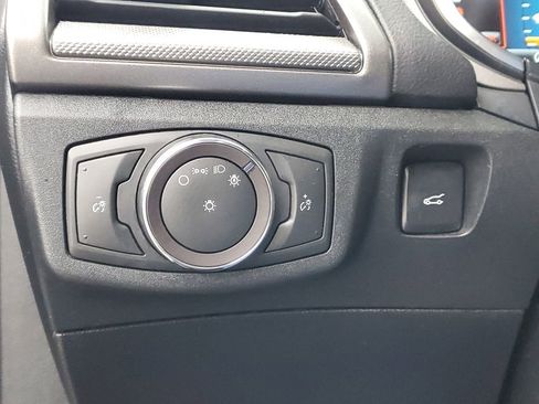 Used 2020 Ford Fusion SE image 15