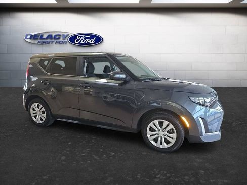 Used 2023 Kia Soul LX FWD image 10