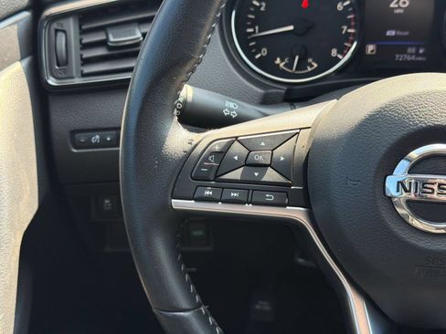 Certified 2020 Nissan Rogue SV FWD image 17