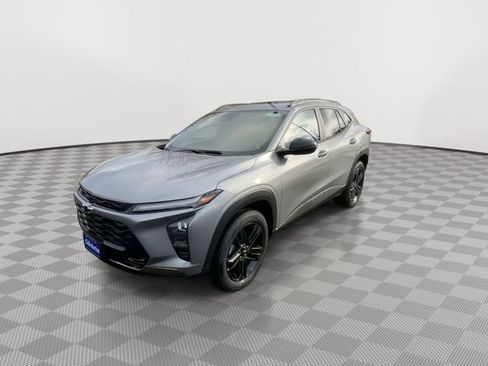 New 2026 Chevrolet Trax ACTIV w/ Sunroof Package image 3