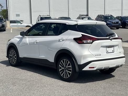 Used 2024 Nissan Kicks SV FWD image 11