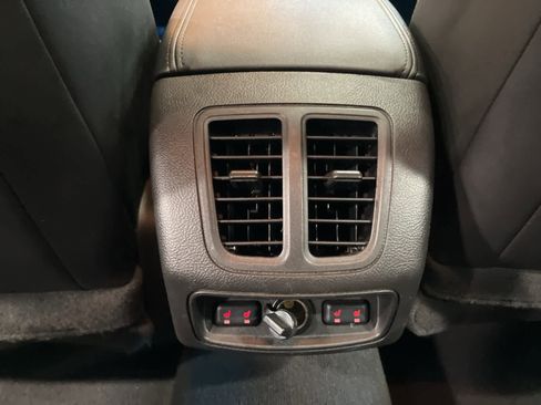 Used 2019 Ford Taurus Limited image 27