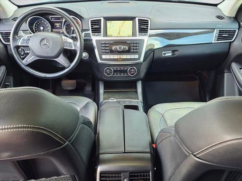 Used 2016 Mercedes-Benz GL 550 4MATIC image 16