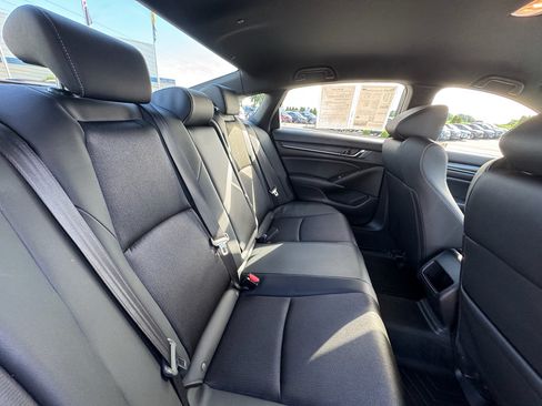 Used 2018 Honda Accord Sport image 15