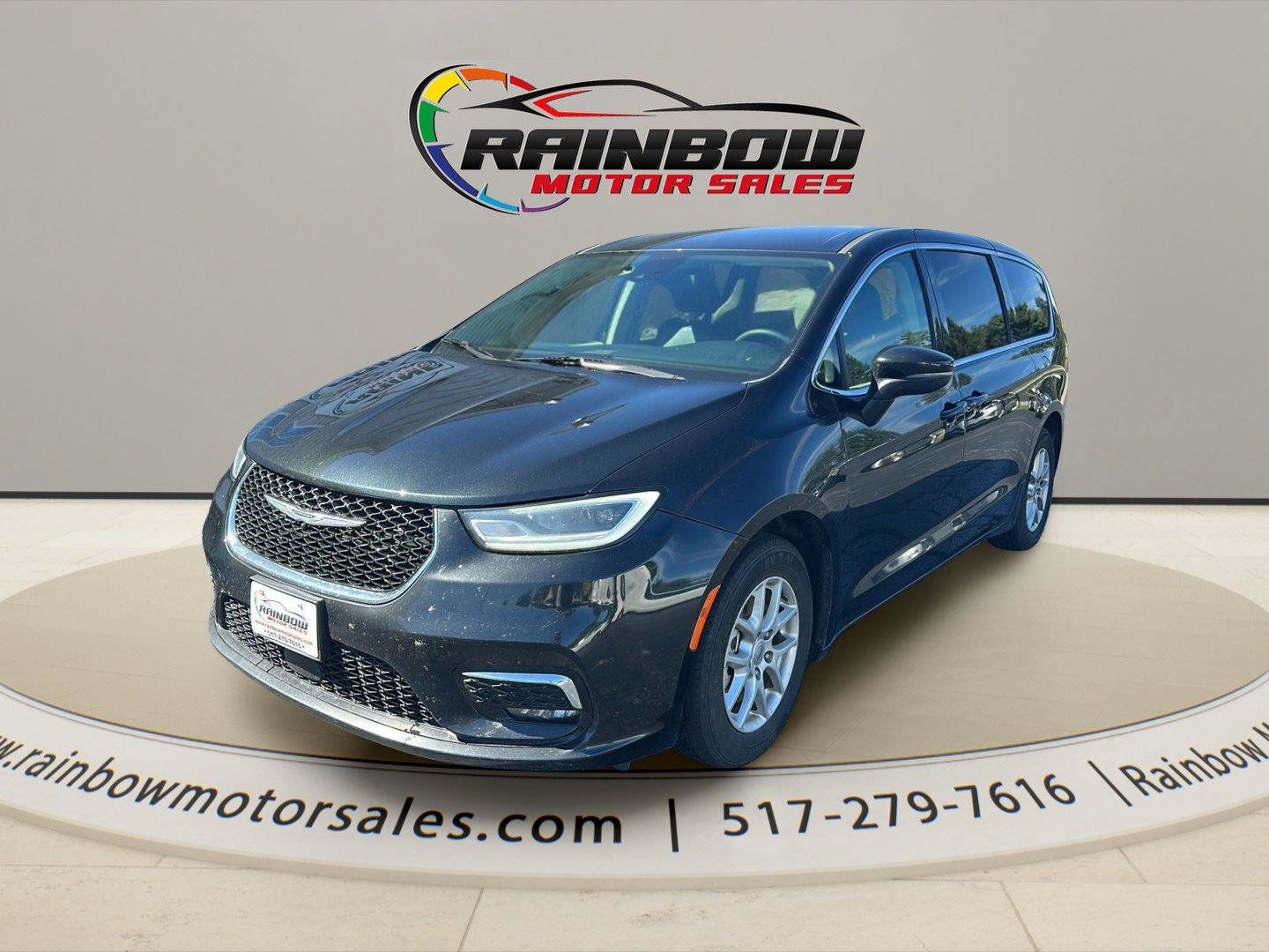 Used 2023 Chrysler Pacifica Touring-L FWD image 1