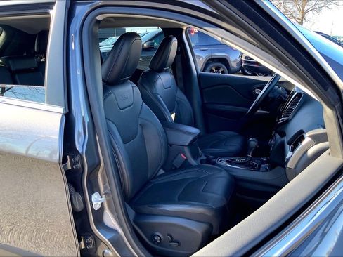 Used 2019 Jeep Cherokee Limited image 7