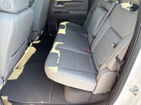 Used 2025 GMC Sierra 1500 SLT AWD/4WD image 11