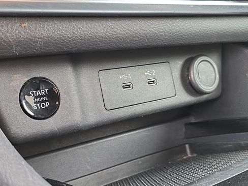 Used 2024 Nissan Rogue SV AWD/4WD image 24