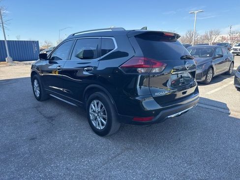Certified 2020 Nissan Rogue SV image 2