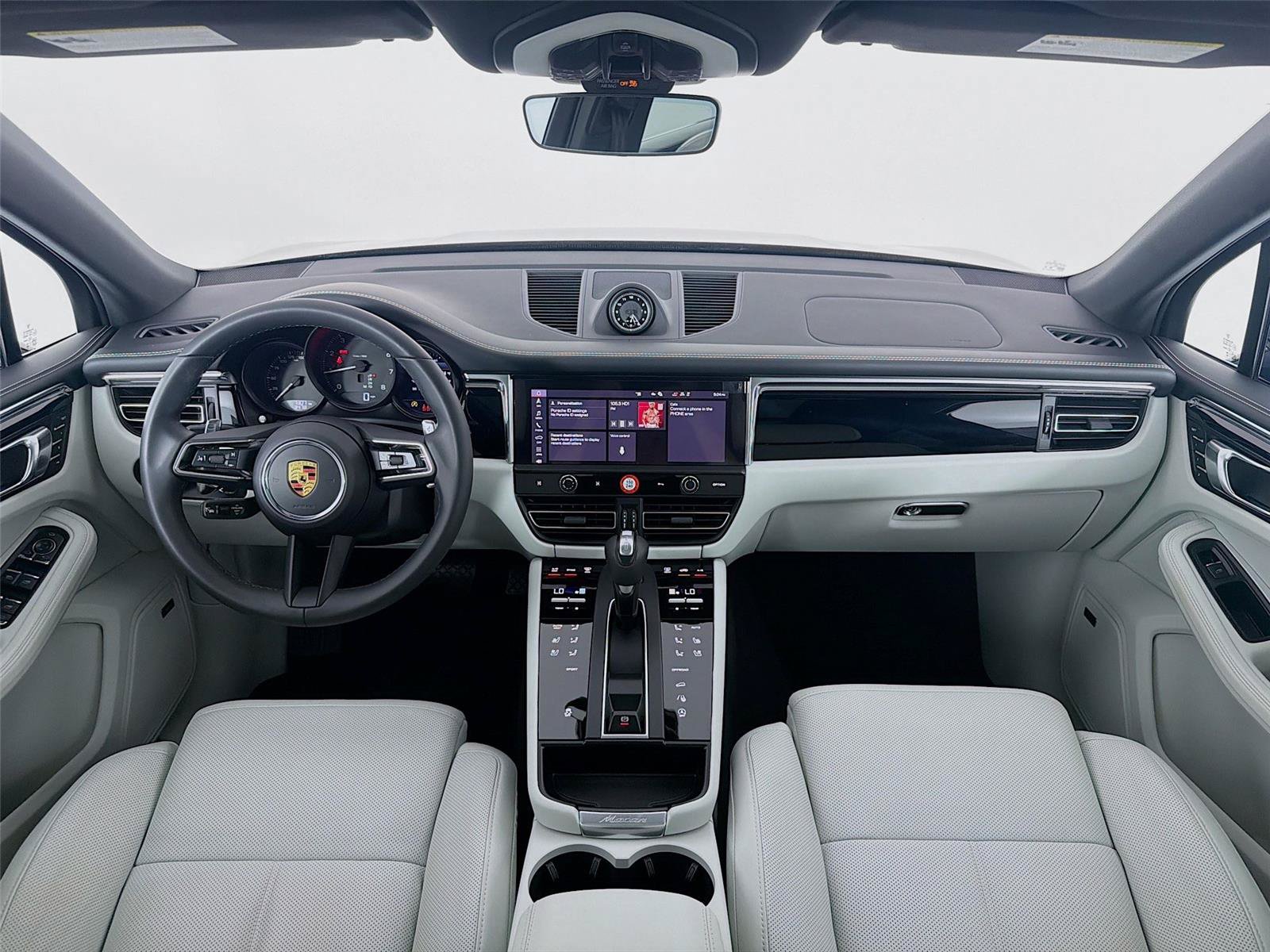 Certified 2026 Porsche Macan AWD/4WD image 16